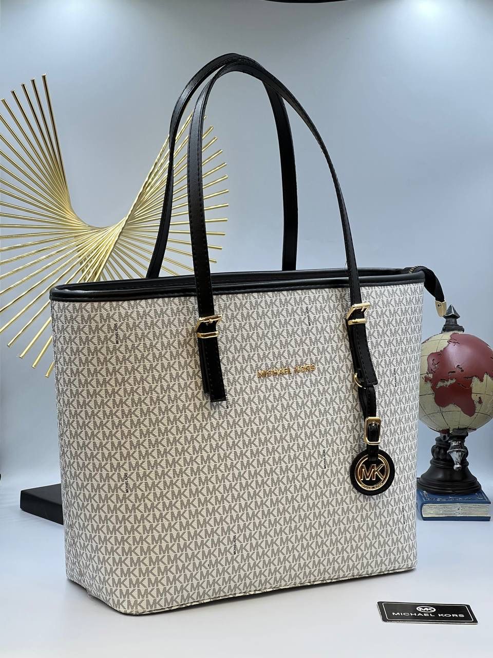 Black and White Michael Kors handbag